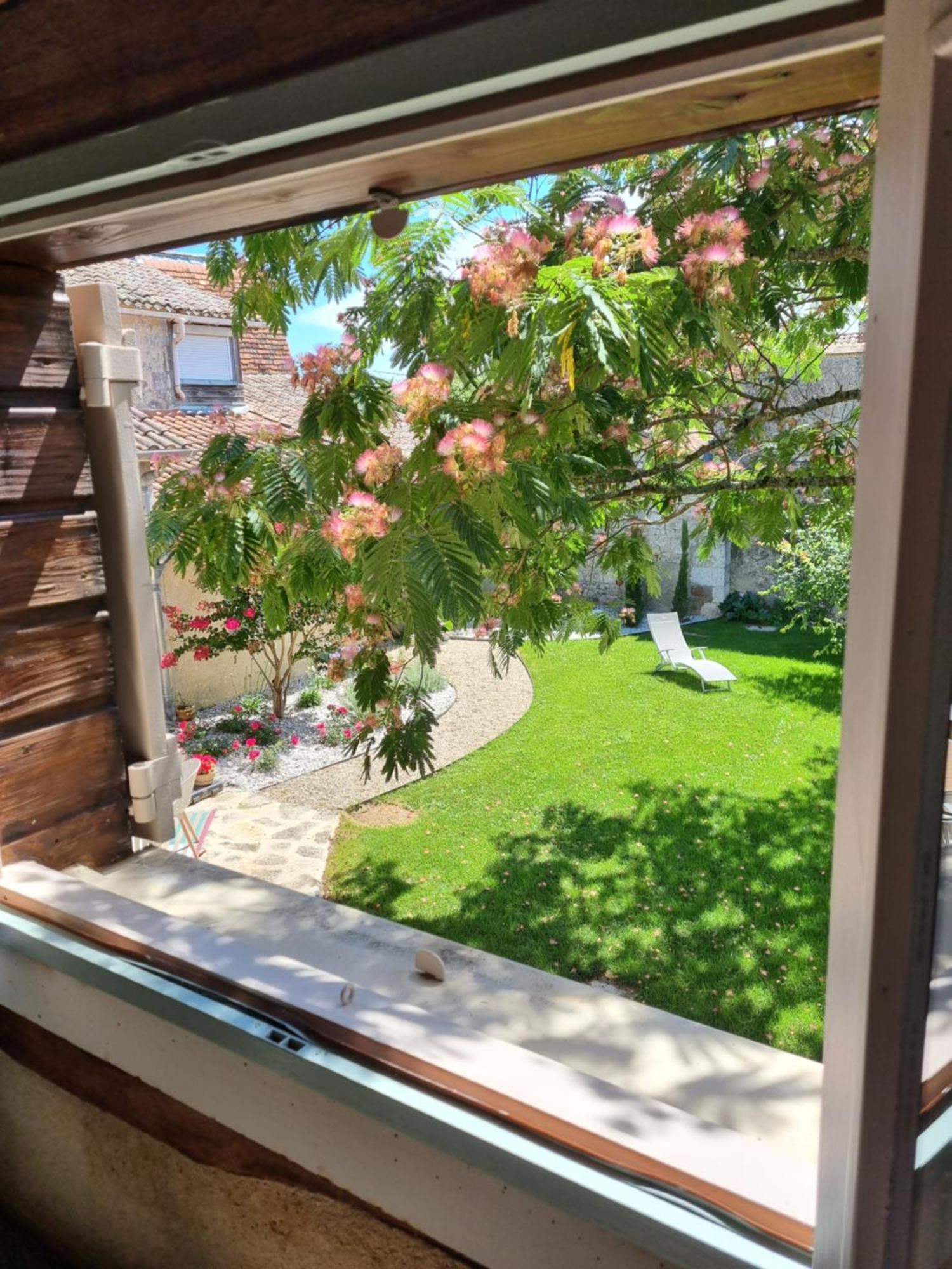 L'Esprit Du 24 Bed & Breakfast Rouffignac-de-Sigoules Екстериор снимка