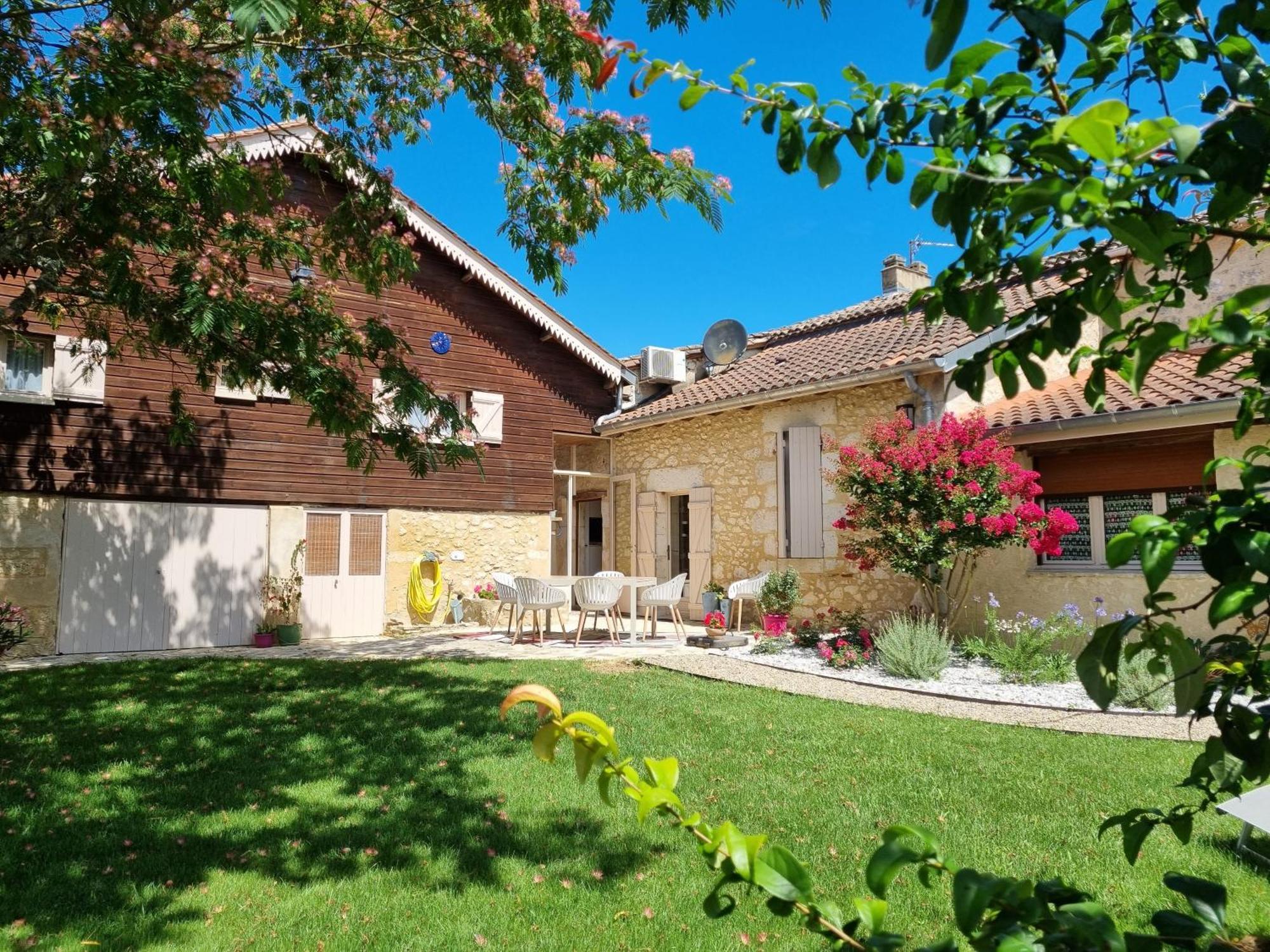 L'Esprit Du 24 Bed & Breakfast Rouffignac-de-Sigoules Екстериор снимка